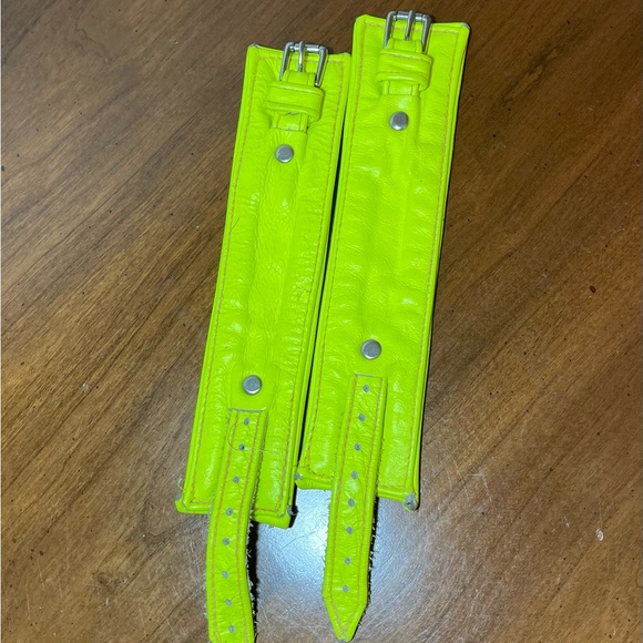 Neon Yellow Handmade Leather cuff jewelry - Picture 2 of 6